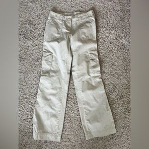 Tommy Hilfiger Size 4 Women’s Cream Cargo Pants in Great Condition!